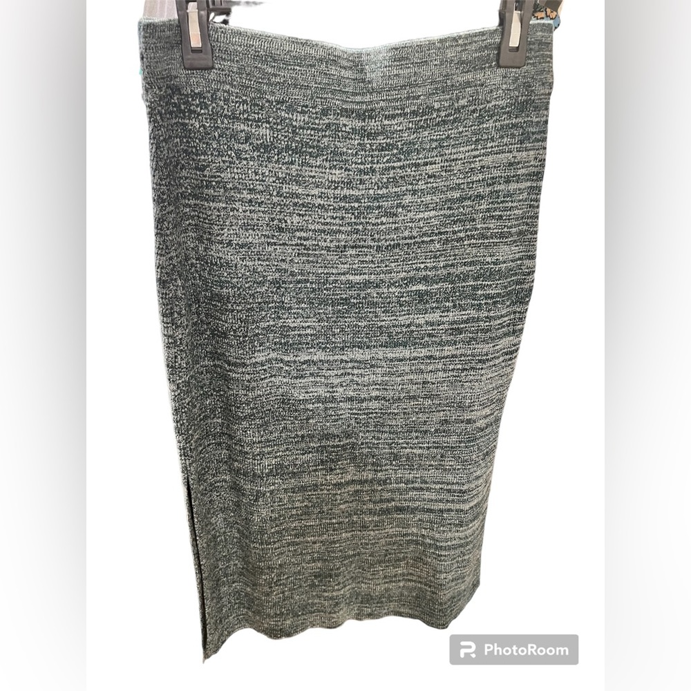 EUC H&M Sweater Skirt Size Large
